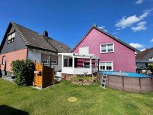  Zwei H�user, ein Grundst�ck und viel Potential!