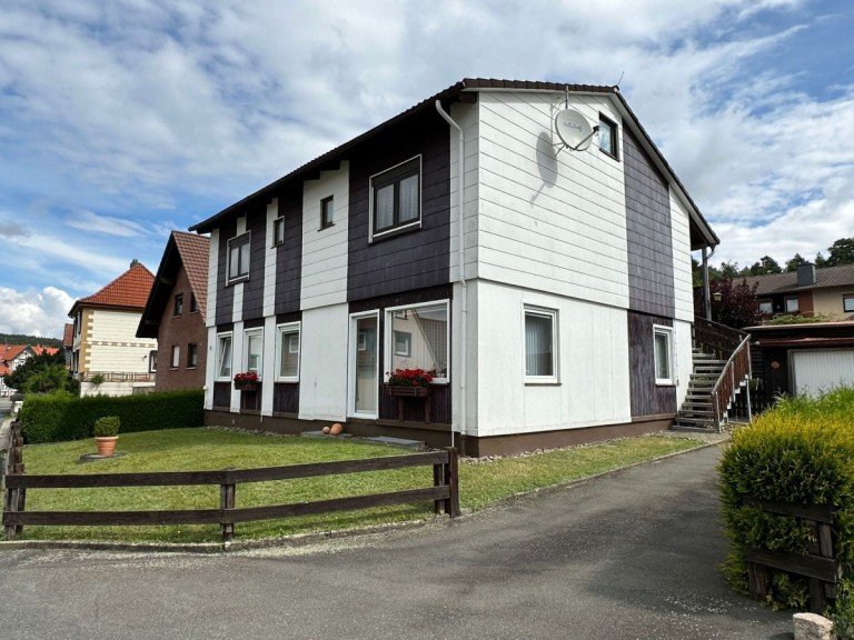  Langelsheim Einfamilienhaus Ruhig gelegenes EFH mit zwei kleinen G�stewohnungen