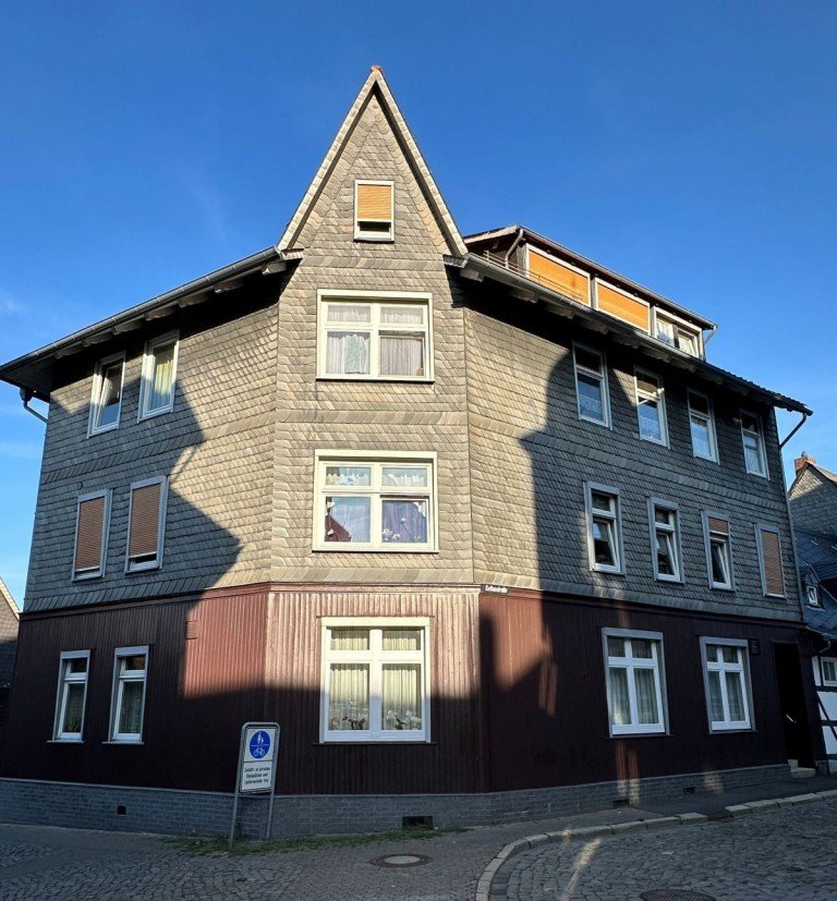  Goslar Mehrfamilienhaus Wohnen & Investieren in der Altstadt: Teilvermietetes 4-Parteienhaus mit Garagen & Hof