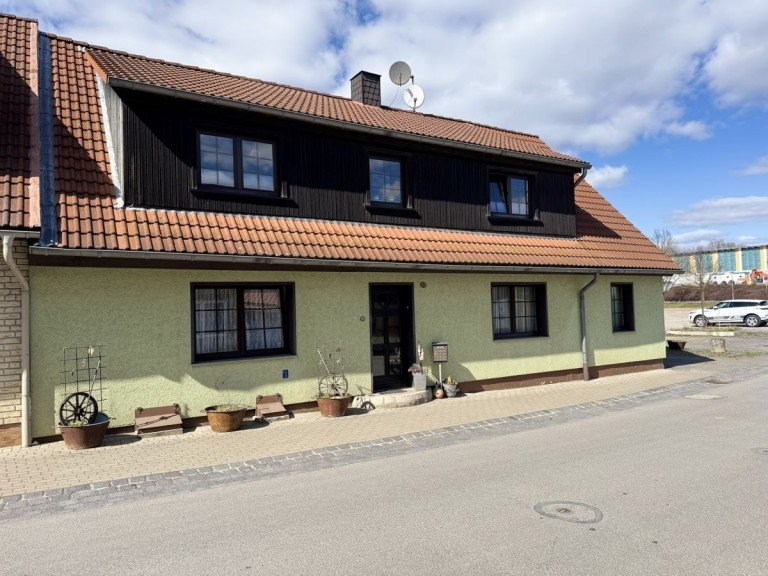  Hasselfelde Zweifamilienhaus Wohnen und Vermieten � Einfamilienhaus mit Nebengeb�ude und Ferienzimmern