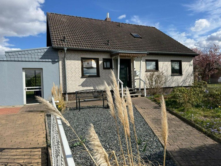  Langelsheim Einfamilienhaus Ihr neues Zuhause: Gepflegtes Haus mit gro�em Garten & sonniger Veranda